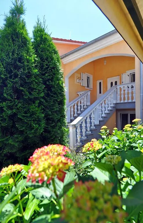 Suitable Summer Apartments Pula