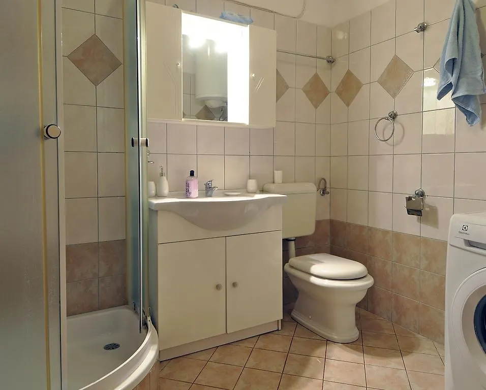 Suitable Summer Apartments Pula Croatie
