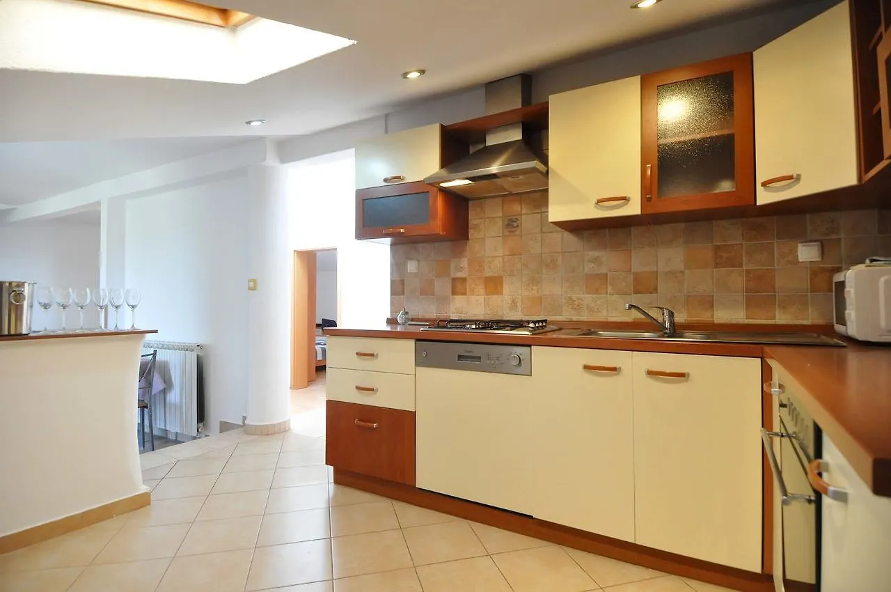 Suitable Summer Apartments Pula