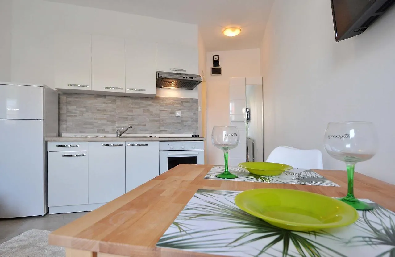 Suitable Summer Apartments Pula Croatie